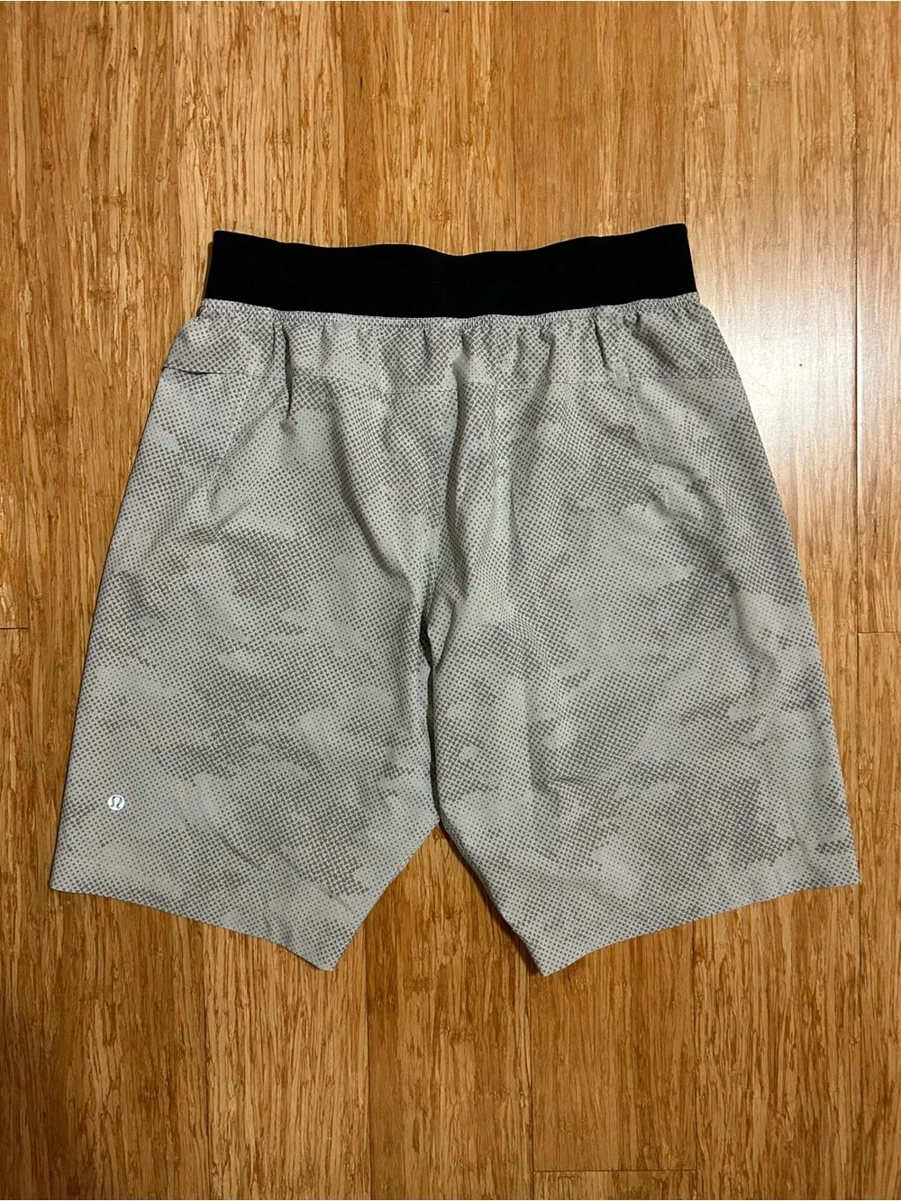 Lululemon T.H.E. Shorts 9” Inseam Geometric Print (Men’s Large)